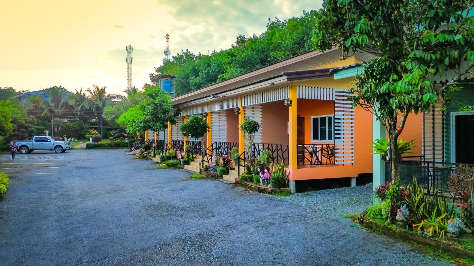 Baan Suan Mee Tang Hotel Chanthaburi Exterior photo
