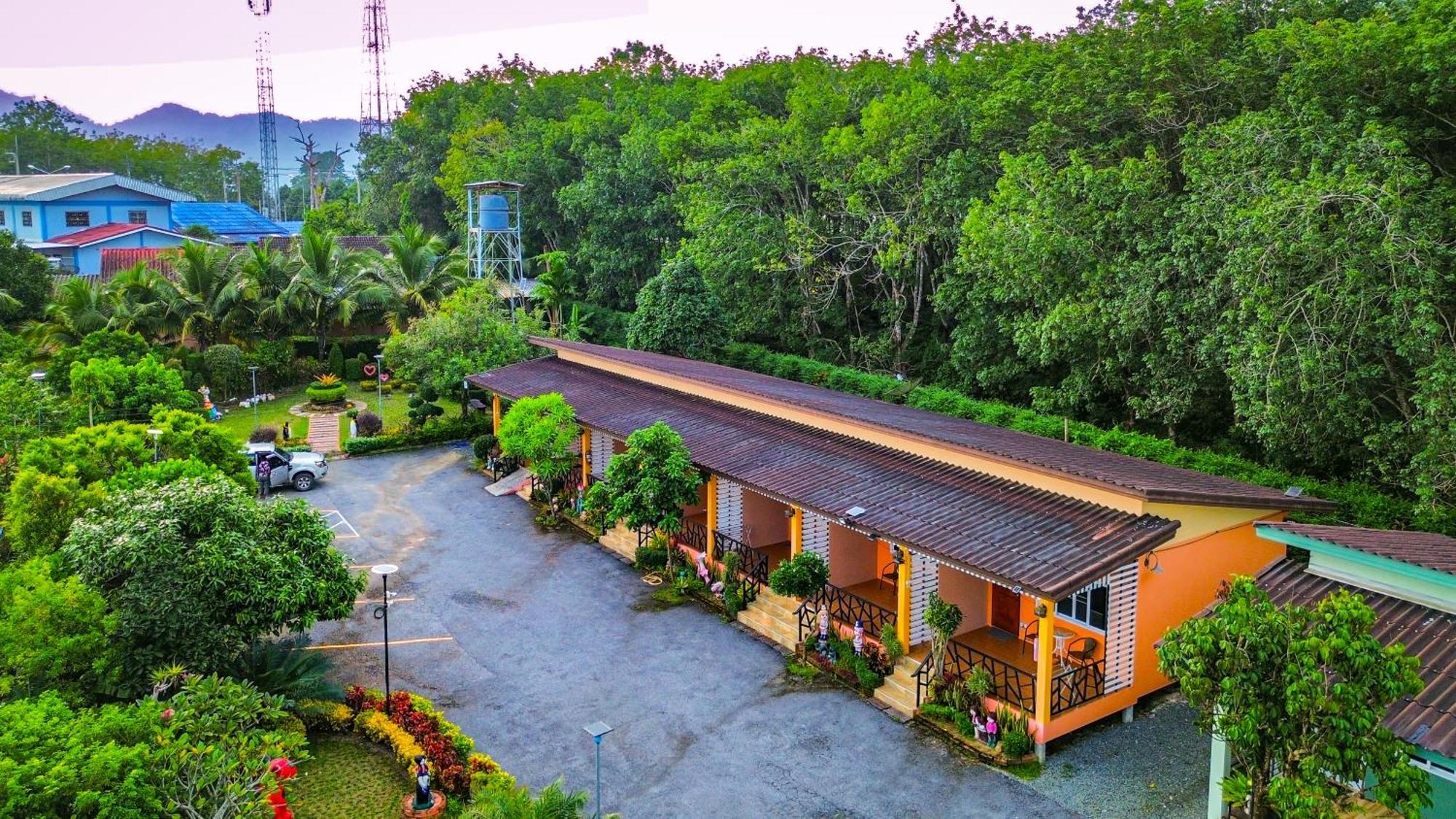 Baan Suan Mee Tang Hotel Chanthaburi Exterior photo