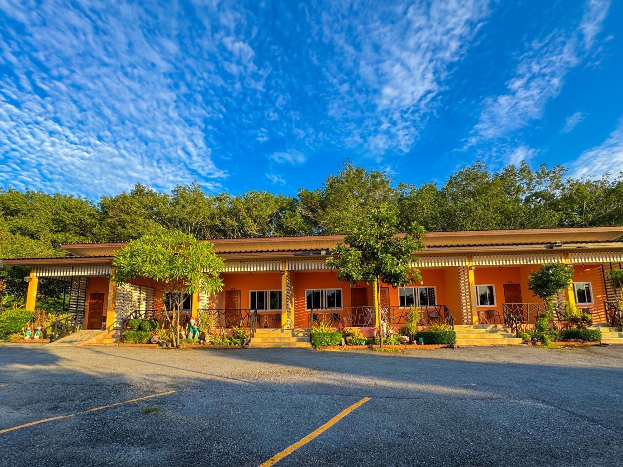 Baan Suan Mee Tang Hotel Chanthaburi Exterior photo